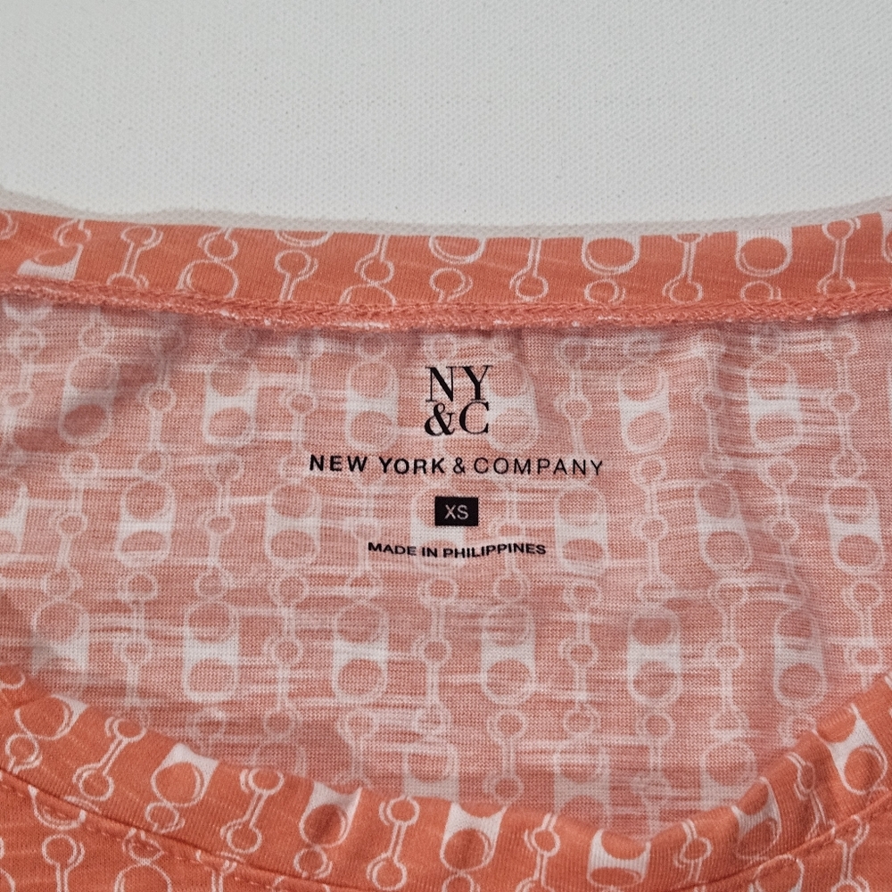 New York And Company‎ Top Womens XS Coral White Chainlink Pattern Ruched Side - Picture 3 of 5